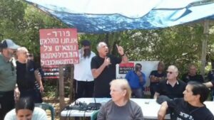 הלולן הוותיק שמעון ביטון נושא דברים