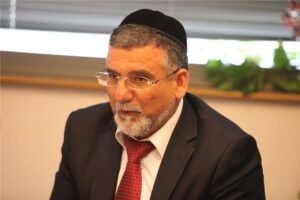 מכיר היטב את ציבור הלולנים ומבין לליבם
